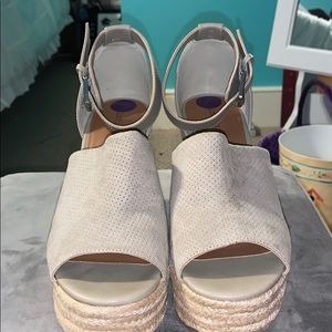 Greyish Indigo Rd. Wedges